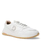 Championes urbanos Democrata modelo Dave, color blanco con detalles en beige y suela de goma color caramelo. Presentan un diseño de paneles con el logo de la marca en el lateral y cierre mediante cordones.