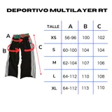 Zapatilla deportiva de estilo chunky, con múltiples capas superpuestas en tonos negros y grises con estampado camuflado tipo Real Tree. Presenta cordones gruesos y suela robusta.