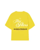 Remera celeste de corte holgado con estampado en la espalda que dice "Ittai Stars" en letras cursivas y "An Ibiza Produce" en mayúsculas.