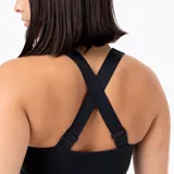 Top deportivo Merrell color negro de alta sujeción, con tirantes anchos y logo de la marca estampado en el centro del pecho.