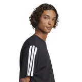 Remera Adidas Essentials 3 Rayas, color negro con logo blanco en el pecho y tres rayas blancas en las mangas.