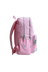 Mochila escolar color lila con detalles en rosa fucsia. Presenta dos bolsillos frontales con cierres y tiradores de cordón. En el bolsillo derecho tiene un estampado con texto en cursiva que dice "love yourself". Tiene un parche con el logo de la marca en la parte superior central.