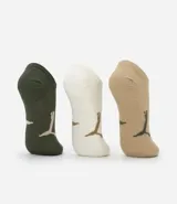 Pack de tres pares de medias invisibles Puma, color blanco con logo de la marca en negro en la puntera y el lateral.