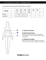 Campera de jean cropped color marrón oscuro, con costuras en contraste color beige, bolsillos con solapa, botones metálicos y puños rebatidos color marrón claro.