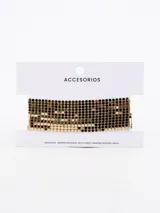 Collar tipo gargantilla de malla metálica dorada, con diseño flexible de eslabones pequeños.