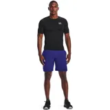 Remera de compresión Under Armour de manga corta, confeccionada en tejido HeatGear ultraligero que absorbe el sudor y se seca rápidamente. Presenta un diseño ergonómico con paneles de malla en axilas y espalda para mayor ventilación, mangas raglán híbridas y logo de la marca estampado en el pecho.