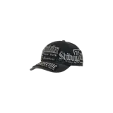 Gorra tipo 6-panel color negro con parches bordados con inscripciones de ciudades como Manhattan, New York, London, Shibuya y Tokyo en tipografía gótica.