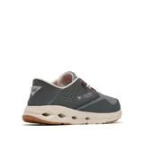 Championes Columbia Bahama X Relaxed Omni-Grip de color gris, con tecnología de secado rápido, entresuela con orificios de drenaje y suela de tracción superior.
