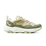 Championes deportivos American Sport modelo Petra, en combinación de tonos beige, verde militar y blanco, con suela robusta dentada y cordones entrelazados.