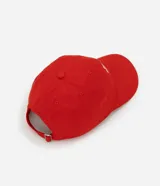 Gorra de sarga de algodón color rojo, con visera curva y ajuste trasero. Presenta bordado en la parte frontal con el texto "GRANDE GOSTOSA" en letras blancas.