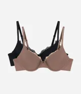 Kit de dos soutienes media taza con aro y copa, confeccionados en microfibra con detalles de encaje en los bordes. Presentan breteles finos ajustables con logo grabado.