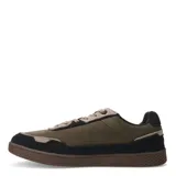 Championes urbanos Caterpillar modelo Pause Retro Leather, confeccionados en una combinación de cuero y gamuza en tonos verde oliva, negro y beige. Presentan una suela de goma con textura hexagonal y cierre mediante cordones.