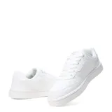 Championes urbanos Umbro modelo Milo, color blanco con detalles en gris claro. Presentan un diseño clásico con perforaciones en la puntera para mayor ventilación y el logo de la marca en el lateral y la lengüeta.