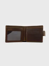 Billetera de cuero bicolor combinando verde militar y marrón tostado, con diseño plegable y cierre de presilla con botón a presión.