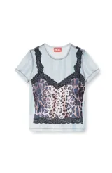 Remera celeste con estampado de top con encaje negro y animal print. De corte ajustado y mangas cortas.