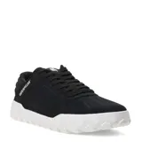 Championes urbanos Caterpillar modelo Hex +, color negro con capellada de gamuza y suela blanca de goma con diseño hexagonal. Presenta cordones al tono y logo de la marca en el lateral y la lengüeta.