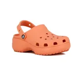 Zuecos Crocs modelo Band Plataforma, color salmón.