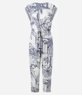 Mono sin mangas confeccionado en viscosa texturizada, con cuello redondo, sisas rayadas, lazo en la cintura y bordados de follaje con paisaje arquitectónico.