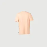 Remera color durazno con estampado pequeño en el pecho y en la manga.