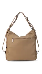 Cartera mochila versátil de cuero sintético con textura granulada, color negro. Cuenta con múltiples bolsillos frontales con cierre, correas ajustables que permiten su uso tanto como cartera de hombro o como mochila, y herrajes metálicos.