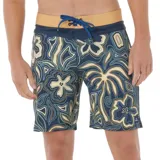 Short de baño azul con estampado de flores y palmeras en tonos beige, celeste y marrón. Cuenta con cintura en contraste color beige y cordón de ajuste azul.