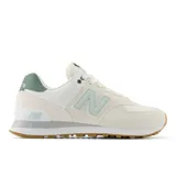 Championes urbanos New Balance modelo 574, color crema con detalles en verde agua y verde musgo, confeccionados en gamuza y malla, con logo "N" característico en los laterales y entresuela ENCAP.