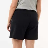 Short de felpa ligero negro, de talle alto con cintura elástica y cordón ajustable.