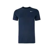 Remera Nike de hombre, color azul marino, de corte clásico y mangas cortas. Cuenta con tecnología Dri-FIT y logo de la marca estampado en el pecho.