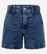 Short de jean tiro alto con lavado medio, pinzas delanteras y diseño clásico de cinco bolsillos.