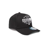 Gorro negro con logo de Maui and Sons bordado en blanco en el frente.