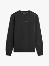 Buzo de cuello redondo Tommy Hilfiger, color negro, confeccionado en algodón regenerativo. Presenta cuello, puños y bajo acanalados, con el logo gráfico distintivo de la marca estampado en el centro del pecho y la bandera bordada en la manga.