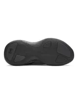 Championes Under Armour Echo con amortiguación reactiva UA HOVR, parte superior translúcida multicapa con malla transpirable, lengüeta asimétrica con sistema de cierre rápido y talón convertible SlipSpeed.
