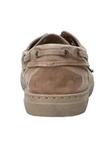 Sneaker tipo náutico color café claro, confeccionado en algodón orgánico con cordones al tono y suela de goma al tono.