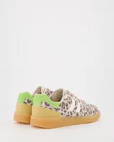 Zapatillas deportivas Coolway modelo Goal Light Leo, con estampado animal print, detalles en contraste de color, lengüeta de piel acolchada, forro de piel, cordones planos intercambiables, cuello acolchado, refuerzo de pespuntes en la puntera y suela flexible de goma.