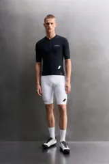 Maillot de ciclismo de manga corta Zara Athleticz, color negro, con cierre frontal de cremallera, cuello bajo y texto estampado en contraste en el pecho.