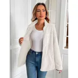 Campera de corderito color blanco, con cuello alto, cierre frontal completo y un bolsillo en el pecho con cierre.