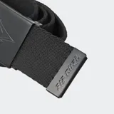 Cinturon Rip Curl Rando Webbing de lona color negro con hebilla metalica grabada con el logo de la marca.