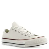 Championes de lona Converse modelo Chuck Taylor 70 OX, color blanco, con puntera de goma, cordones al tono y suela de goma con detalles de líneas en contraste.