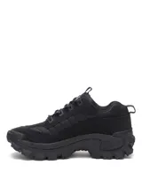 Sneakers Caterpillar modelo Intruder de color negro, confeccionadas en nubuck deportivo y malla de nylon, con suela gruesa de gran tracción y cordones.