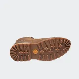 Botas Timberland de cuero color marrón, con cordones, suela de goma resistente y amortiguación de espuma EVA. Presentan el logo de Timberland grabado en el lateral.