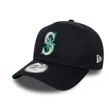 Gorro New Era 9Forty con parche del logo de los Seattle Mariners, color negro.