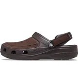 Zuecos Crocs modelo Classic Clog Yukon Vista II para hombre, color gris oscuro, con parte superior de piel sintética y correa ajustable en el talón.
