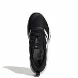 Championes deportivos Adidas modelo Rapidmove Go Trainer, color negro con las tres tiras características en blanco y suela con diseño geométrico en blanco y negro. Presenta tecnología Climacool en la lengüeta.