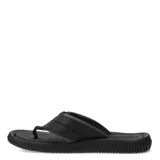 Sandalias tipo ojota para hombre, con tiras anchas de textura granulada y detalle de logo metálico circular. Presentan una plantilla ergonómica y suela con relieve antideslizante.