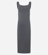 Vestido midi de algodón con escote cuadrado tanto en el frente como en la espalda y breteles anchos. Presenta un corte ajustado al cuerpo y diseño minimalista.