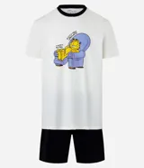 Conjunto de pijama para hombre, compuesto por remera de algodón color crudo con cuello redondo, mangas cortas y estampado de Garfield en un sillón, y short negro de algodón con cintura elástica.