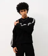Buzo masculino de fleece con felpa, color negro con diseño boxy, mangas largas y rayas blancas contrastantes a lo largo de las mangas.