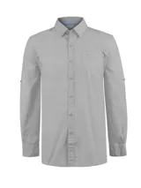Camisa de manga larga RKF modelo Galiton, color gris, de calce regular y cuello camisero. Confeccionada en popelina de algodón orgánico, cuenta con botones de efecto madera, un bolsillo en el pecho con logo bordado y tiras para ajustar las mangas.