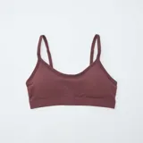 Pack de dos tops de canalé, uno en color rosa claro y otro en color bordó, ambos con tirantes finos y escote en V.