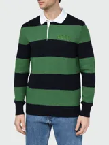 Buzo de punto a rayas horizontales verdes y azul marino, con cuello polo blanco y cierre parcial con botones. Logo 'BOSS' bordado en verde en el pecho. Corte clásico.